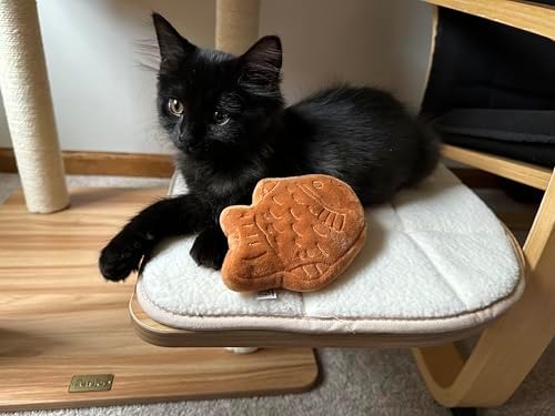 munchiecat Japanese Taiyaki Toy with Organic Catnip | Refillable, Washable for Cats and Kittens | Crinkles - Image 6