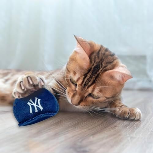 BEST PLUSH CAT TOY - MLB NEW YORK YANKEES Complete Set of 3 piece Cat Toys filled with Fresh Catnip. Incl: 1 Baseball Cap Cat Toy, 1 Baseball Cat Toy with Feathers & 1 Beer Bottle. Beautiful Team LOGO - Image 3