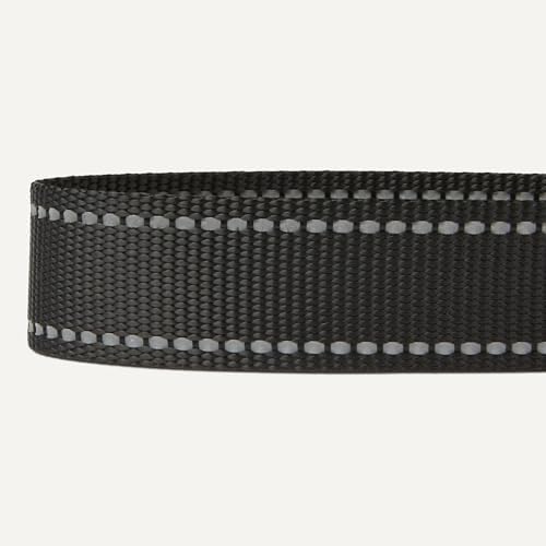 Amazon Basics Reflective Polyester Dog Collar, Adjustable Length 18.5"-29.5", 1.4" W, Quick-Release Buckle for Easy On/Off, Large, Black - Image 4