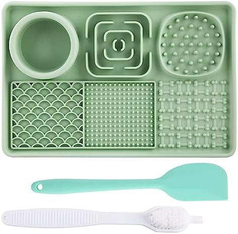 Lick Mat for Dogs, Slow Feeder Licking Mat with Suction Cups for Food and Water, Silicone Feeding Mat Perfect for Anxiety Relief Suitable for Butter Food Yogurt Peanut (Green) by Petration
