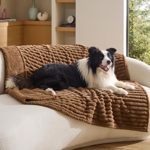 Bedsure ComfyFleece™ Waterproof Dog Blankets for Large Dogs,50x60 by BEDSURE