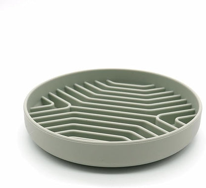 Slow Feeder Dog Bowl, 7.8 x 7.8 inches, Silicone Pet Puzzle Bowl with Suction Base, Foldable (Green)