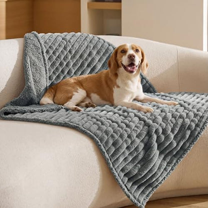 Bedsure ComfyFleece™ Waterproof Dog Blankets for Large Dogs,40x50 by BEDSURE