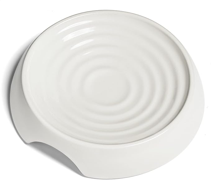 CatGuru Cat Bowls, Whisker Friendly Food Bowl for Indoor Cats, Reliefs Whisker Fatigue, Wide Kitten Dish, Non Slip Pet Dishes, Shallow Pet Plates (Ceramic, White, (Pack of 1))