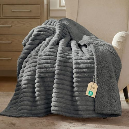 Bedsure ComfyFleece™ Waterproof Dog Blankets for Large Dogs,50x60 by BEDSURE