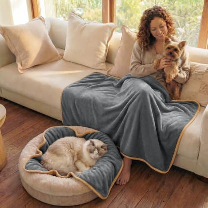 Luciphia Waterproof Pet Blanket, Washable Reversible Sherpa Fleece Throw - Image 4
