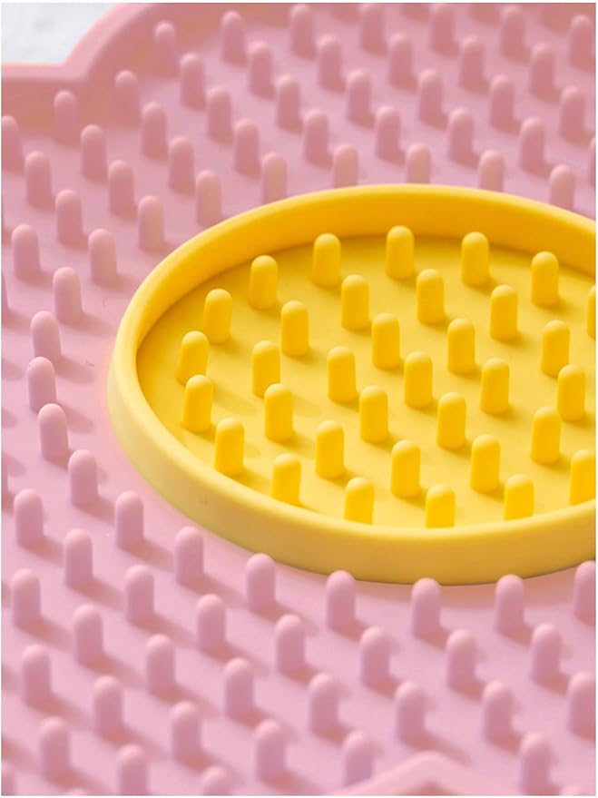 QWINEE Lick Mat for Dogs Cats Flower Shaped Pet Slow Feeder Dog Cat Puppy Bowl Lick Pad for Dog Fun Alternative to Slow Down Eat for Small Medium Large Dogs Pink One-Size