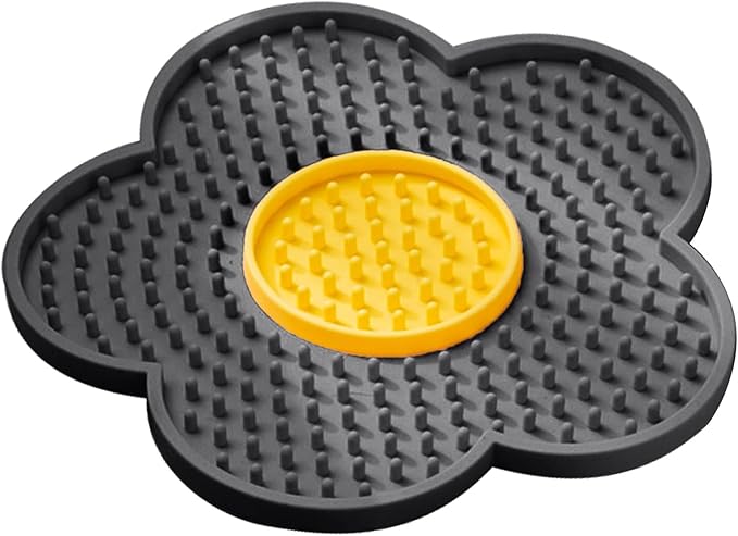 Cats Lick Pad with Suctions Cup Slow Feeders Licking Mat Flower Shape Silicone with Suctions Cup Dog Mat Silicone Dog Treat