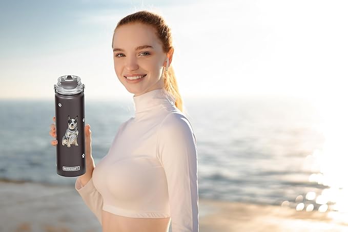 SERENGETI 24 Oz Water Bottle Stainless Steel with Spill Proof Lid - Double walled Vacuum Insulated water flask - Realistic 3D Print of your favorite dog (Australian Cattle Dog)