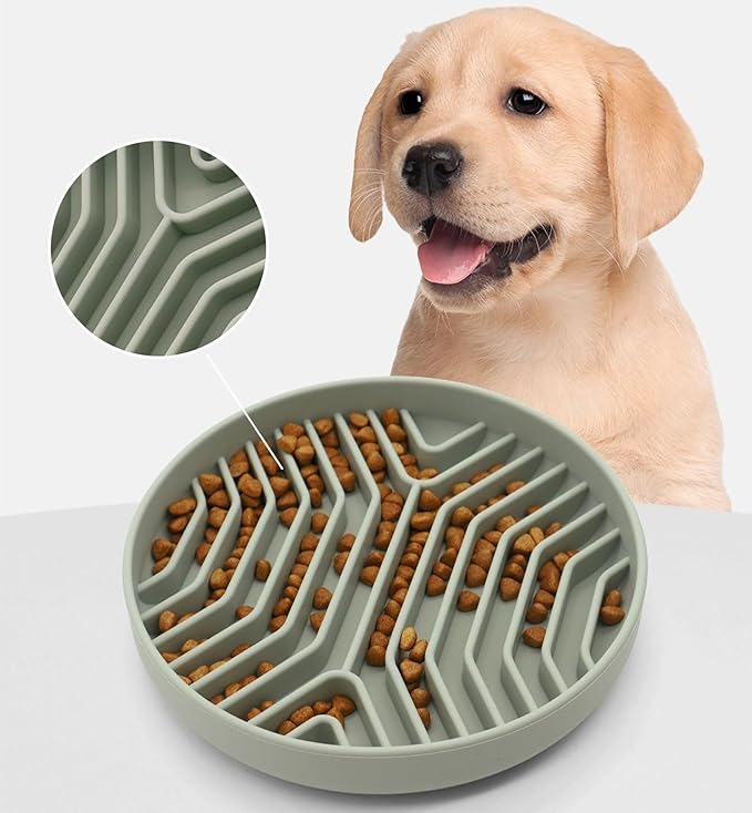 Slow Feeder Dog Bowl, 7.8 x 7.8 inches, Silicone Pet Puzzle Bowl with Suction Base, Foldable (Green)