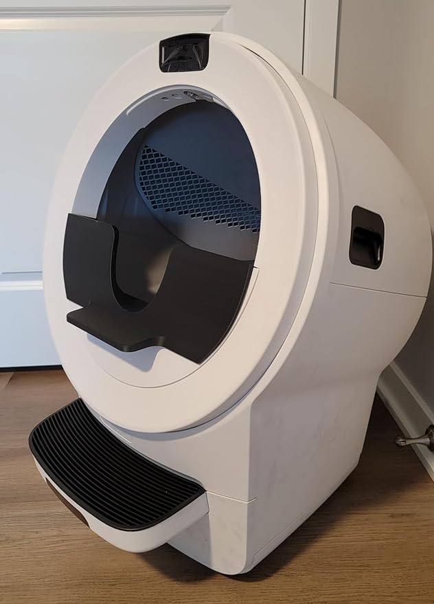 Pee Guard Max Shield for Litter-Robot 5 : Anti-Flicking, One-Piece Design (Black w/Leveler)