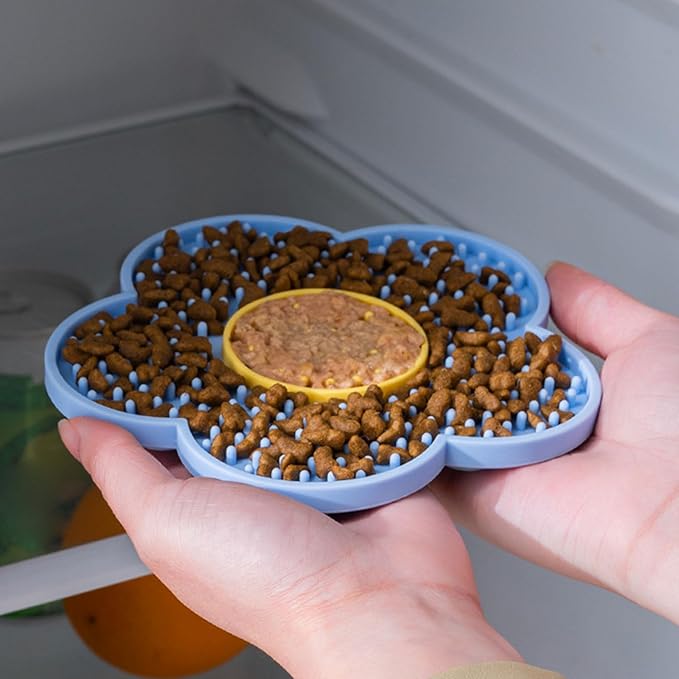 Cats Lick Pad with Suctions Cup Slow Feeders Licking Mat Flower Shape Silicone with Suctions Cup Dog Mat Silicone Dog Treat