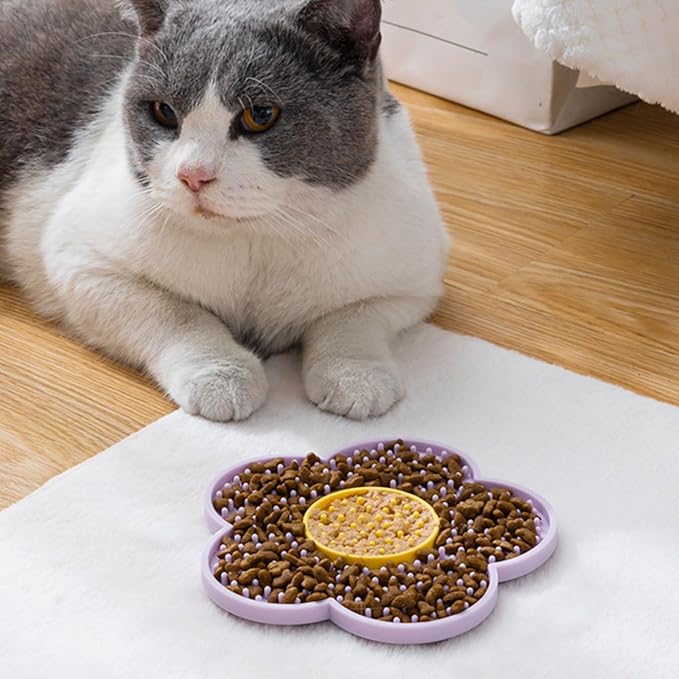 Cats Lick Pad with Suctions Cup Slow Feeders Licking Mat Flower Shape Silicone with Suctions Cup Dog Mat Silicone Dog Treat