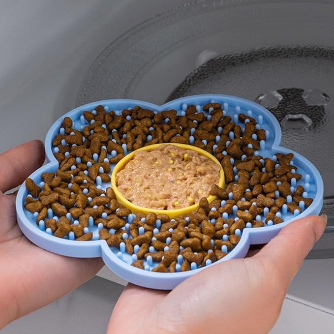 Cats Lick Pad with Suctions Cup Slow Feeders Licking Mat Flower Shape Silicone with Suctions Cup Dog Mat Silicone Dog Treat