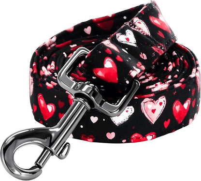 Dog Leash，Valentine's Black&Red Heart Print Pet Leash Comfortable Padded Boy/Girl Durable Heavy Duty Leashes for Small Medium Large Dogs