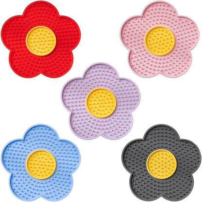 Cats Lick Pad with Suctions Cup Slow Feeders Licking Mat Flower Shape Silicone Pad with Suctions Cup Dog Licking Silicone Pet Feeding