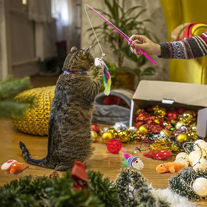 12Pcs Christmas Stocking Cat Toys, Xmas Cat Toys Set with Catnip Plush Toy, Mice Feather Toys, Cat Wand, Pet Supplies for Kitten Toys Interactive Play Indoor Cats Christmas Decorations