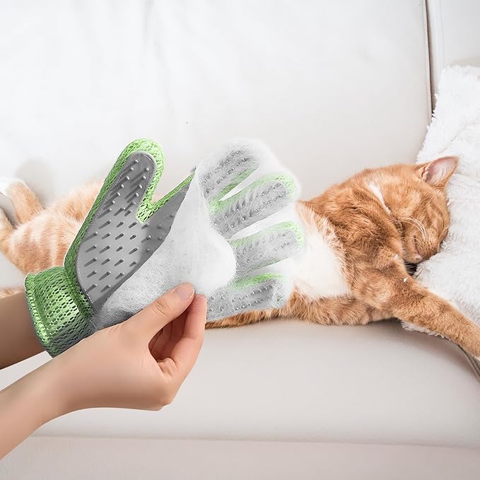 2 in 1 Pet Grooming Gloves - Cat and Dog Glove Brush, High Efficiency Pet Hair Removal Massage Glove, Clean Hair on Both Sides (Green /1 Piece)