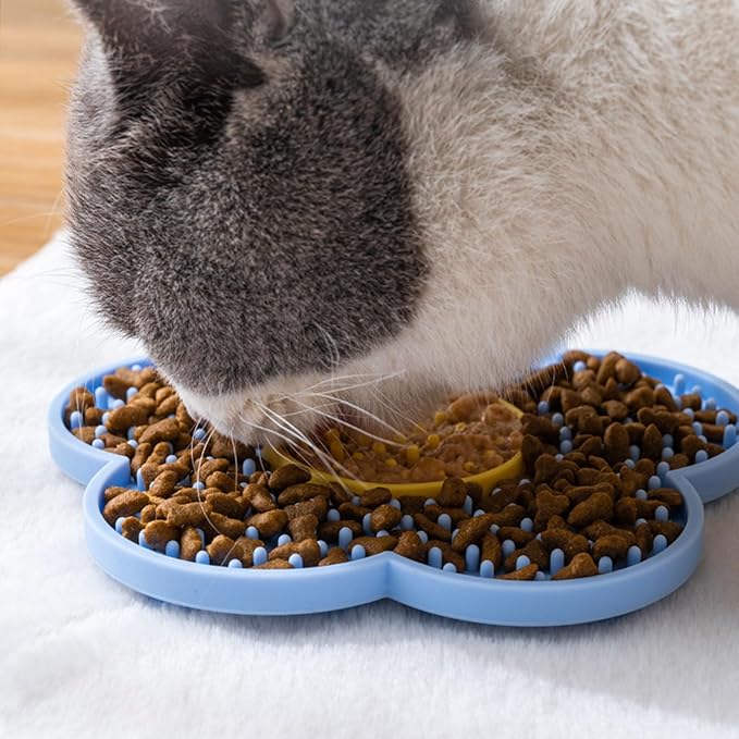 Cats Lick Pad with Suctions Cup Slow Feeders Licking Mat Flower Shape Silicone Pad with Suctions Cup Dog Licking Silicone Pet Feeding