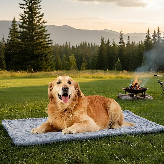 Kifmurase Backseat Pet Bed Mat, Dog Car Seat Cover for Back Seats, Dog Bed for Car, Non-Slip Travel Pet Mat, Fuzzy Seat Protector for Backseat Extenders, Trucks, SUVs