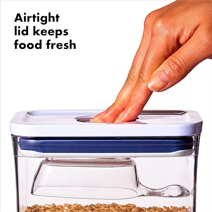 OXO Good Grips Pet POP Container – 6.0 Qt/5.7 L with Half Scoop, Ideal for up to 6.5lbs of Dog Food or 4.5lbs of Cat Food, Airtight Dog and Cat Food Storage Container, BPA Free, Clear