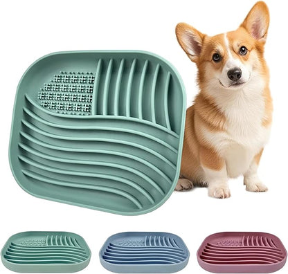 Slow Feeder Dog Bowl for Medium & Small Pets, Anti Choking Pets Slow Feeder with 3-Zone Puzzle Design, Wet Food Silicone Cat Bowl with Non-Slip Base, Dishwasher Microwave Safe(Green, 1.5 Cup)