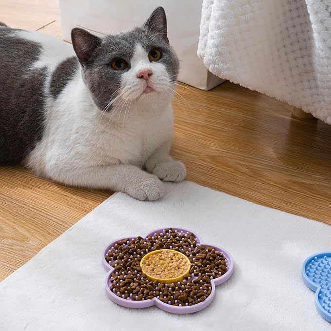 Cats Lick Pad with Suctions Cup Slow Feeders Licking Mat Flower Shape Silicone with Suctions Cup Dog Mat Silicone Dog Treat