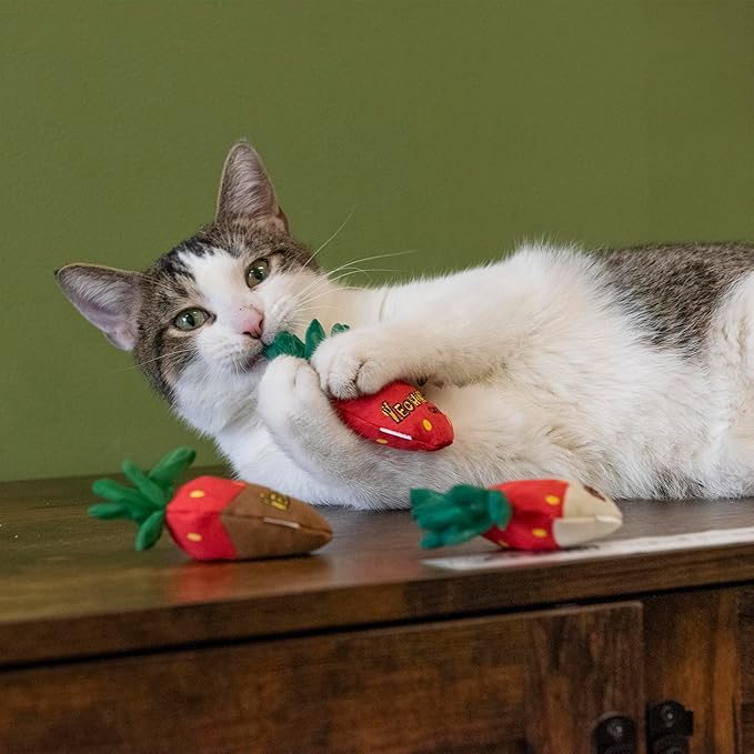 Yeowww!, Strawberries Catnip Cat Toy, 3 Count