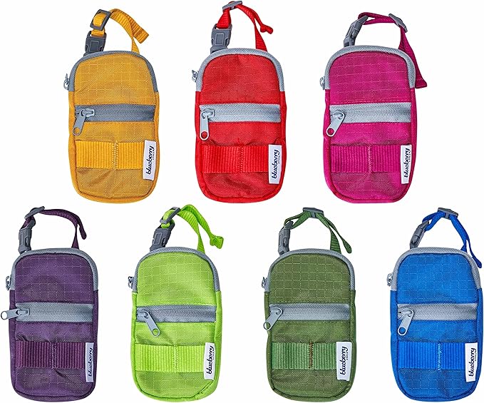 Blueberry Style Forest Green Dog Waste Bag Dispenser, Dog Poop Bag Holder Leash Attachment, Includes 1 Roll of Free Poop Bags