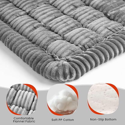HiPetpy Backseat Dog Bed Mat for Car, Non-Slip Dog Bed for Car Back Seat, Soft & Cozy Dogs Blanket, Washable Travel Pet Mat Seat Protector for Cars, SUVs, Trucks