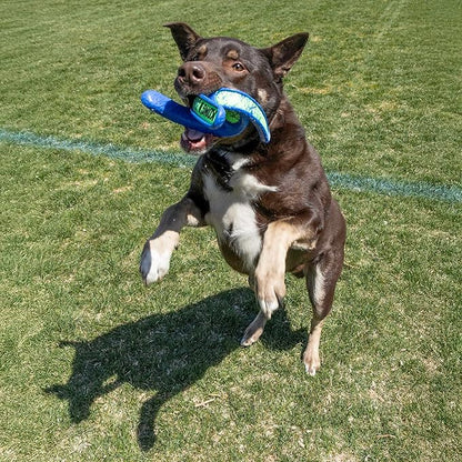 KONG Whirlz Dog Fetch Toy – Durable Squeak-Free Rope & Throw Combo, Unpredictable Bounce, Floats in Water, All-Season Outdoor Play (Throw)